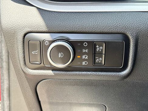 Used 2023 Ford Explorer XLT w/ Equipment Group 202A RWD image 43