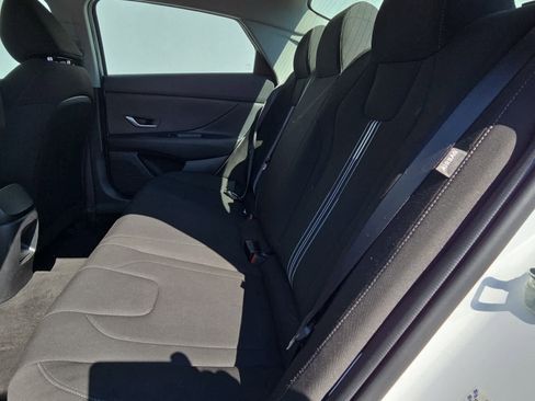 Used 2024 Hyundai Elantra SEL image 10