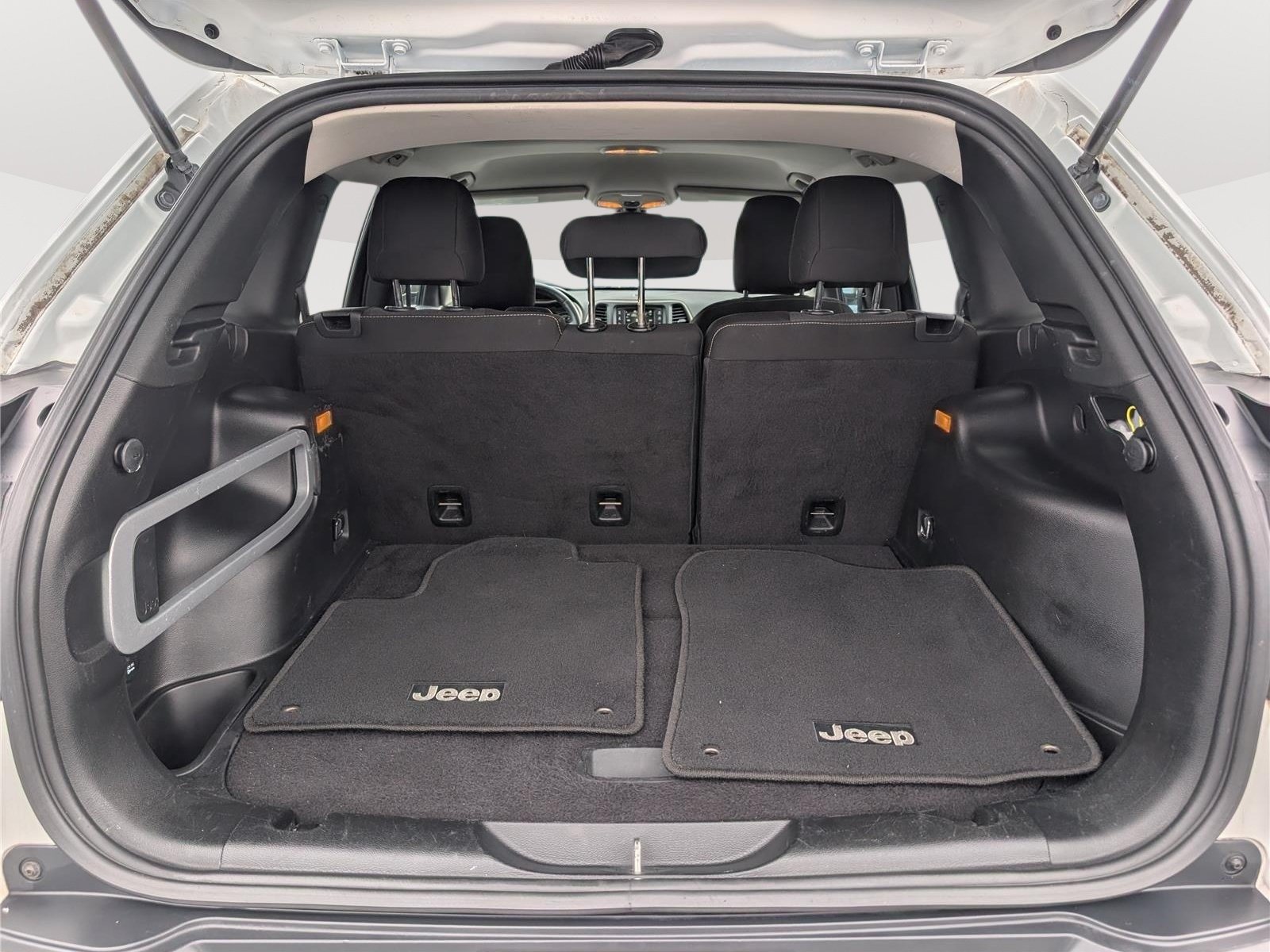 Used 2015 Jeep Cherokee Latitude FWD image 13