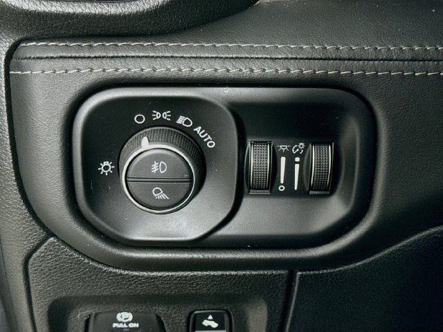 Used 2020 RAM 1500 Limited AWD/4WD image 11