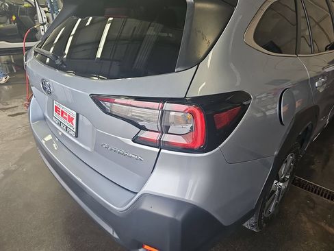 Used 2023 Subaru Outback Premium AWD/4WD image 33