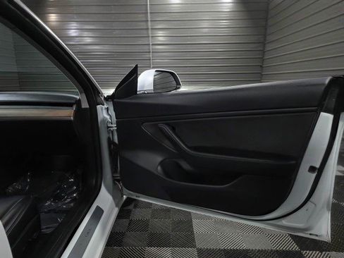 Used 2018 Tesla Model 3 Long Range image 31