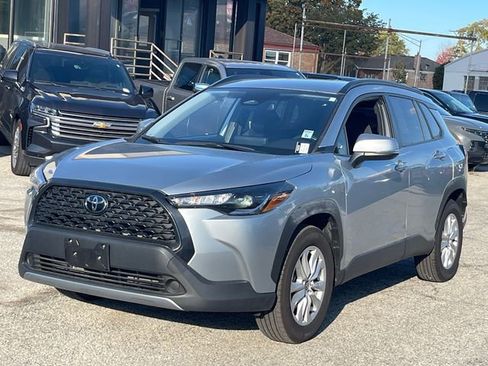 Used 2024 Toyota Corolla Cross LE image 1