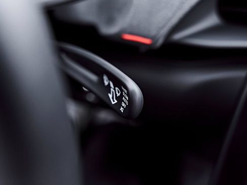 Used 2023 McLaren Artura RWD image 68