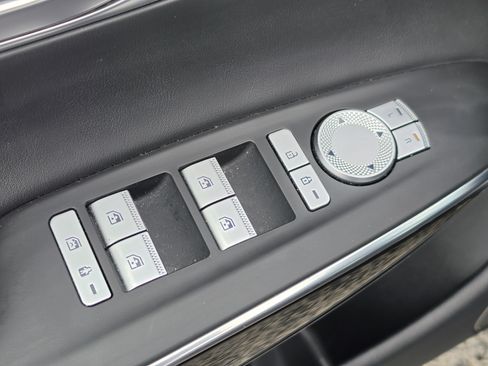Used 2025 Genesis GV70 2.5T AWD/4WD image 23