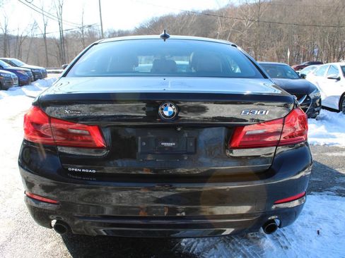 Used 2017 BMW 530i xDrive 530i xDrive AWD 4dr Sedan image 9