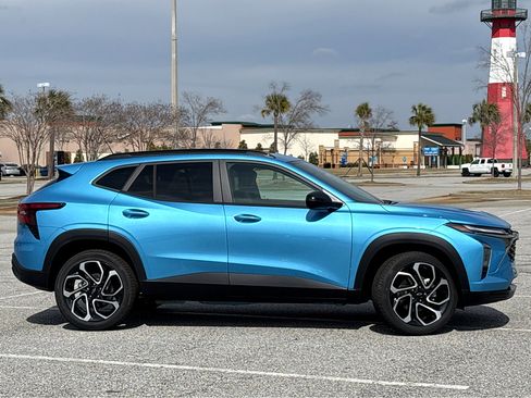New 2026 Chevrolet Trax RS w/ Sunroof Package FWD image 25