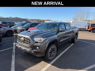 Used 2020 Toyota Tacoma TRD Sport video 1