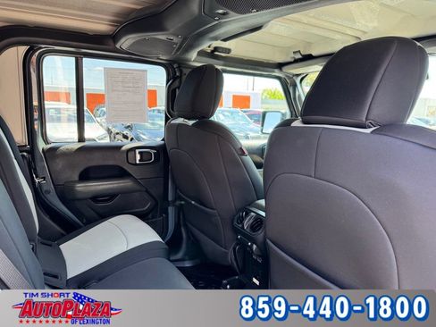 Used 2025 Jeep Gladiator Mojave w/ Convenience Group AWD/4WD image 37