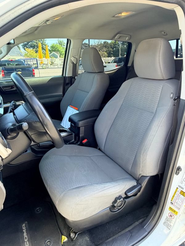 Used 2017 Toyota Tacoma SR5 AWD/4WD image 17