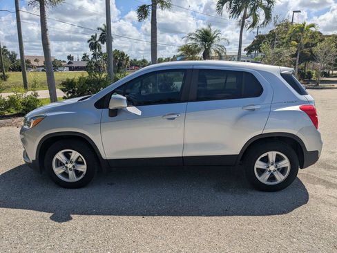 Used 2020 Chevrolet Trax LS w/ Tint and Cruise Package FWD image 8