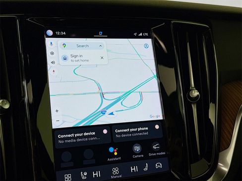 Used 2024 Volvo V60 B5 Cross Country Plus w/ Protection Package Premier image 16