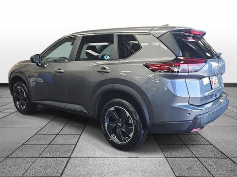Used 2024 Nissan Rogue SV image 7