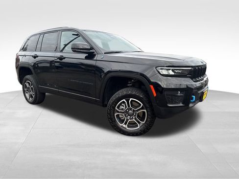 Used 2022 Jeep Grand Cherokee Trailhawk w/ Advanced Protech Group II image 1