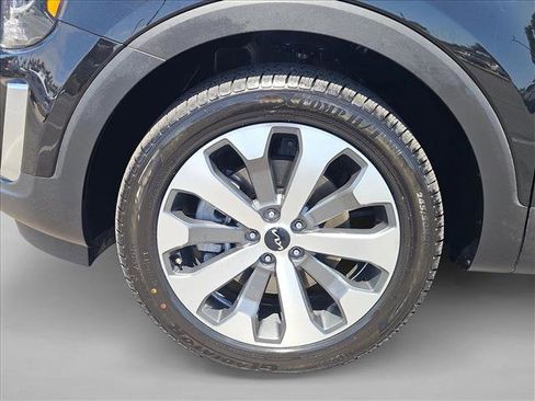 Used 2022 Kia Telluride S FWD image 28