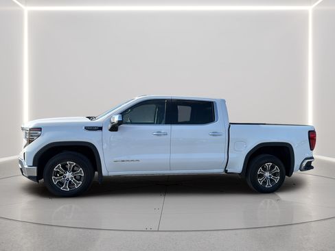 Used 2025 GMC Sierra 1500 SLT RWD image 13