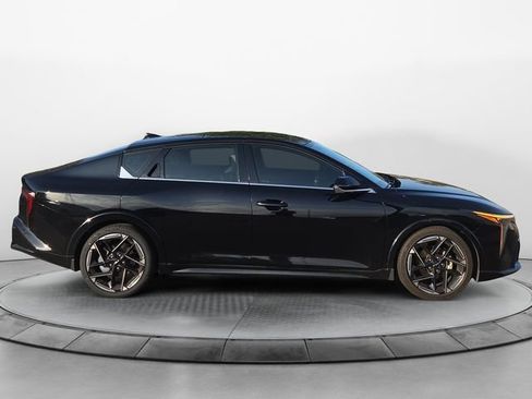 Used 2025 Kia K4 GT-Line w/ GT-Line Premium Package FWD image 6