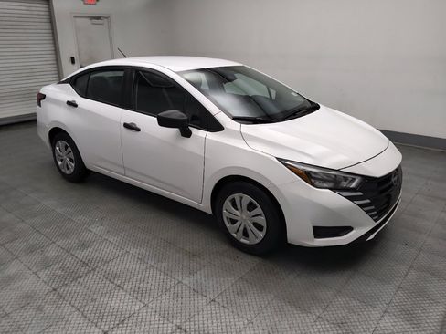 Used 2025 Nissan Versa S image 11