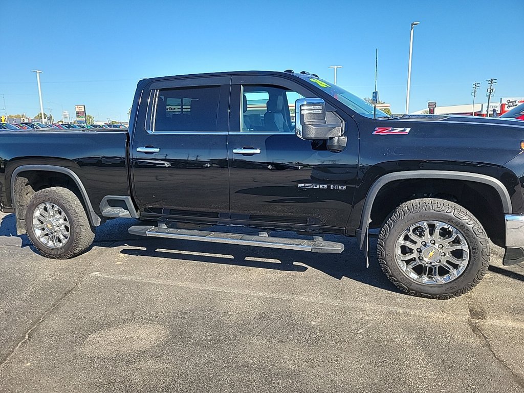 Used 2024 Chevrolet Silverado 2500 LTZ w/ LTZ Convenience Package AWD/4WD image 4