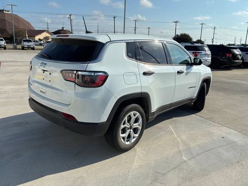 Used 2025 Jeep Compass Sport AWD/4WD image 3