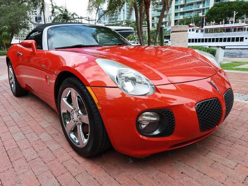 Used 2008 Pontiac Solstice GXP w/ Premium Package RWD image 29