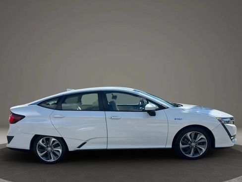 Used 2018 Honda Clarity Plug-In Hybrid image 4