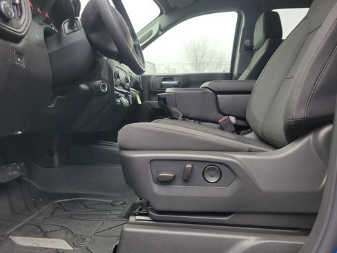 Used 2026 Chevrolet Silverado 1500 Custom image 16