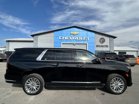 Used 2022 Cadillac Escalade ESV Premium Luxury image 4