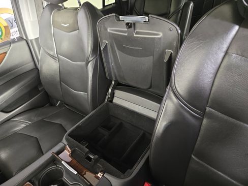 Used 2020 Cadillac Escalade Luxury image 31
