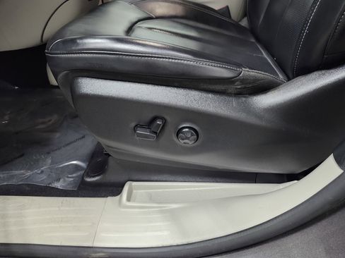 Used 2021 Chrysler Voyager Lxi image 19