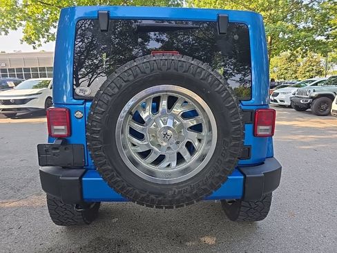 Used 2016 Jeep Wrangler Unlimited Sahara AWD/4WD image 7