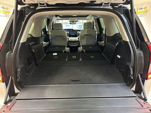 Used 2025 Ford Expedition Platinum w/ Driver's Package image 24