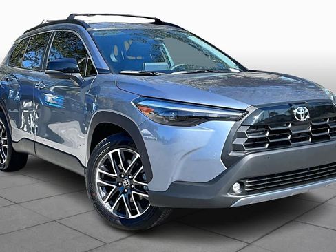 Used 2026 Toyota Corolla Cross XLE image 2