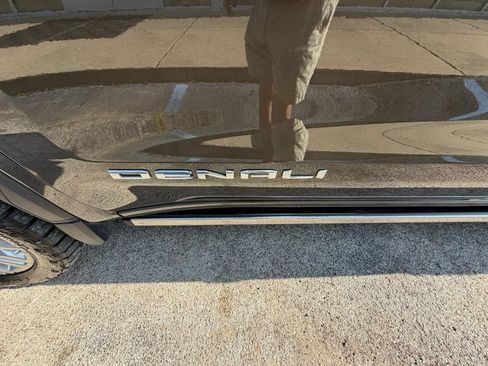 Used 2019 GMC Sierra 1500 Denali w/ Denali Ultimate Package AWD/4WD image 10