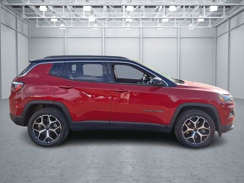 Used 2025 Jeep Compass Limited AWD/4WD image 6