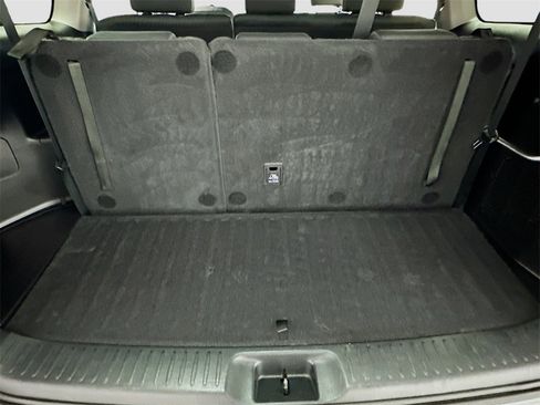 Used 2019 Toyota Highlander LE image 25