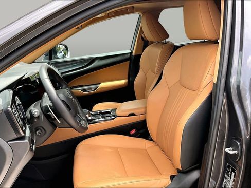 Used 2024 Lexus NX 250 FWD image 8