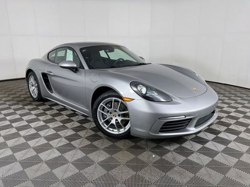 Used 2019 Porsche 718 Cayman RWD image 17