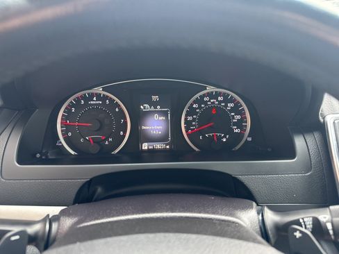 Used 2017 Toyota Camry SE w/ Moonroof Package FWD image 26