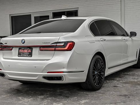 Used 2022 BMW 750i xDrive w/ Executive Package AWD/4WD image 11