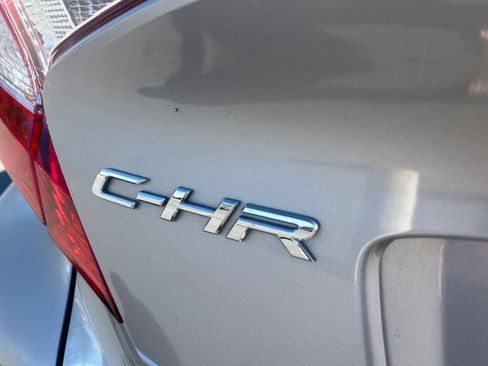 Used 2018 Toyota C-HR XLE FWD image 8