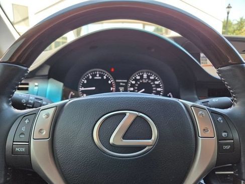 Used 2014 Lexus ES 350 w/ Luxury Package FWD image 32