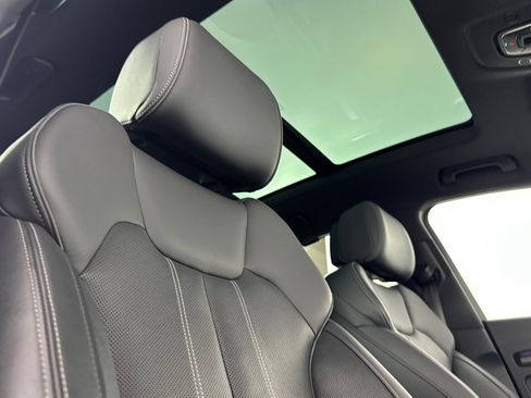 Used 2023 Audi Q5 2.0T Prestige w/ Prestige Package image 16