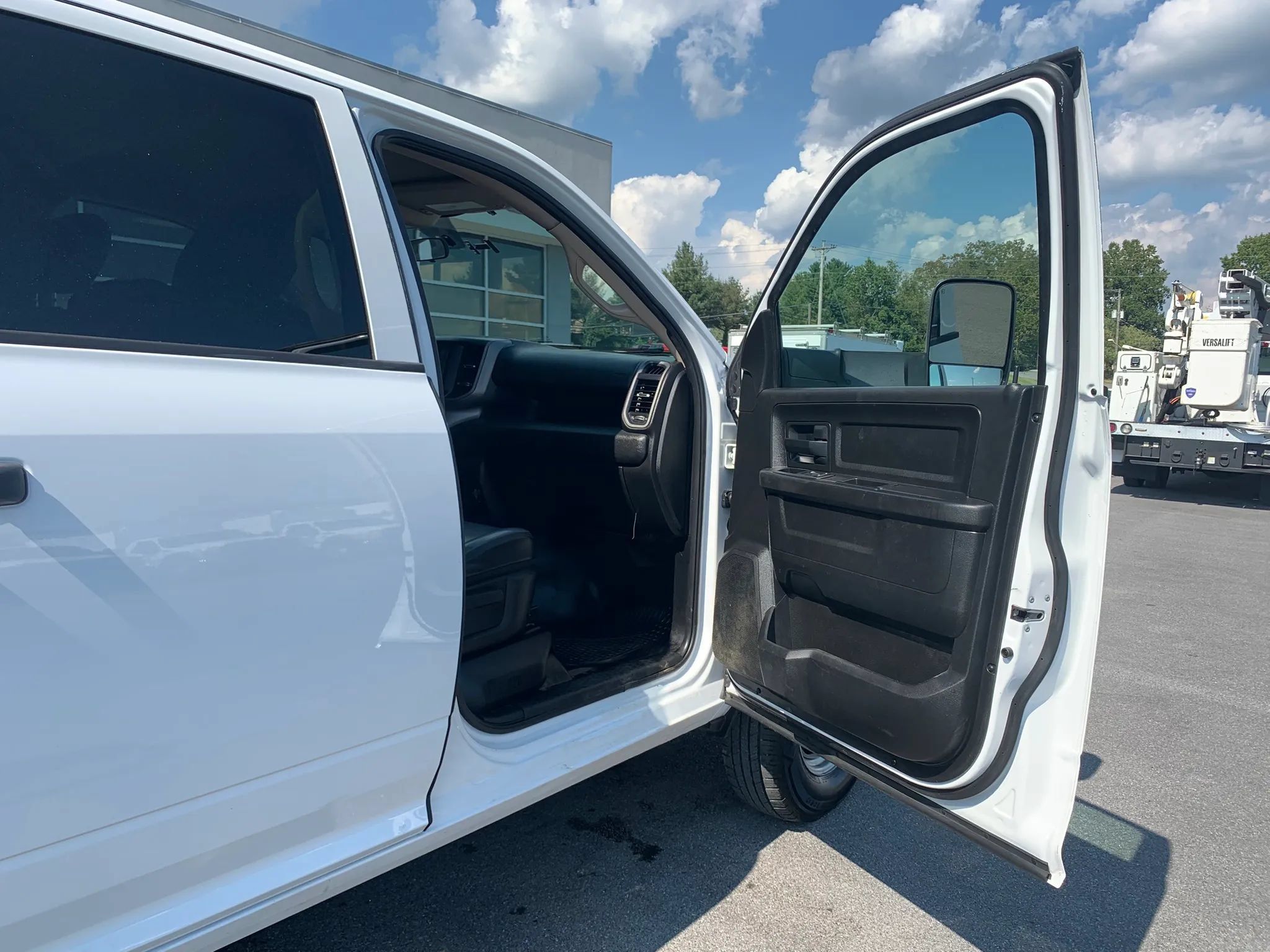 Used 2019 RAM 3500 Tradesman AWD/4WD image 19