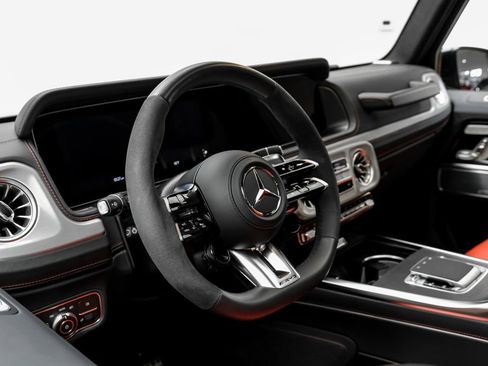 Used 2025 Mercedes-Benz G 63 AMG 4MATIC image 19