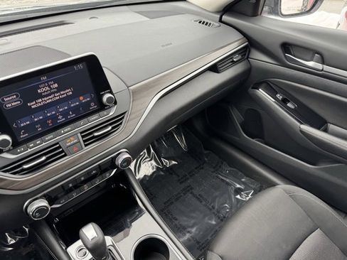 Used 2023 Nissan Altima 2.5 SV image 21