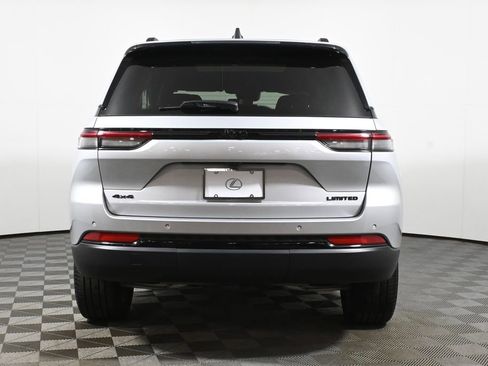 Used 2025 Jeep Grand Cherokee Limited w/ Black Appearance Package AWD/4WD image 6