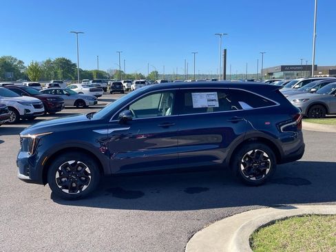 New 2026 Kia Sorento S FWD image 4