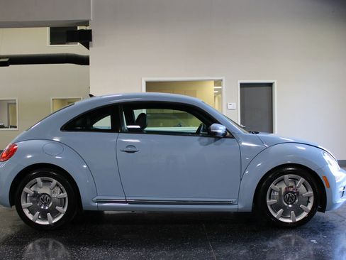Used 2012 Volkswagen Beetle 2.5 FWD image 2