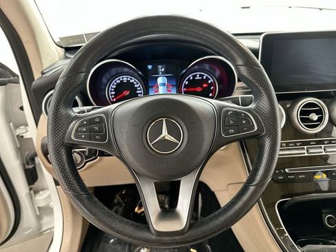 Used 2018 Mercedes-Benz GLC 300 4MATIC image 8